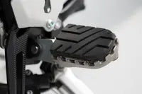 Triumph Scrambler 1200 XE [2025-2026] - ION footrest – picture 4