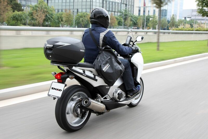 Aprilia Sr Gt 125 [SHAD] - SH39 top case black 3kg 39L