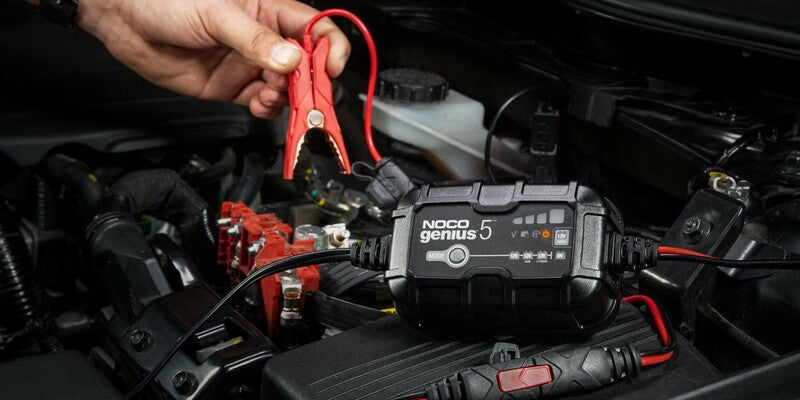 NOCO GENIUS5 – intelligentes 5-A-Batterieladegerät für Blei- und Lithiumbatterien