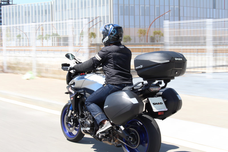 Yamaha X-Max 300 Tech Max + [SHAD] - SH58X Top Case - Carbon cover incl.