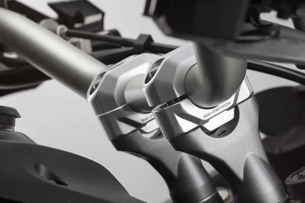 [SW-MOTECH] - Handlebar riser for Ø 22 mm, hole spacing 32-38 mm, silver - picture 2