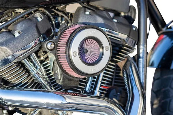 Harley-Davidson FLRT 1868 Freewheeler 114 [2022-2023] - Air Stinger Stealth Luftfiltersatz – Oberfläche: Schwarz, Verchromt – Bild 12