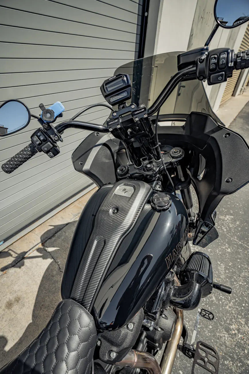 harley davidson fxlrst [SLYFOX] - carbon fiber dashboard