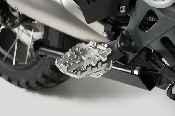 CFMOTO 800 MT-X [2025-2026] - EVO footrest set, version FRS.10.112.10000 – picture 4