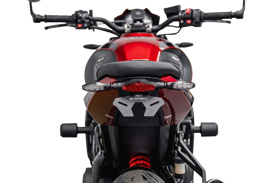 Triumph Trident 660 [2026+] - Kennzeichenhalter mit rotem LED-Rücklicht