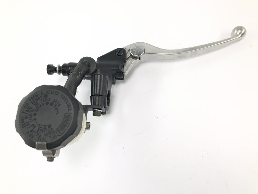 Yamaha YZF R1 RN09 [2002] - Front brake pump master cylinder front brake lever