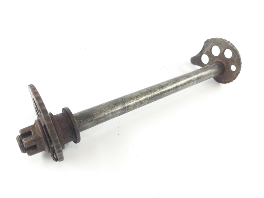 Yamaha XT 350 55V [1987] - Rear axle with chain tensioner