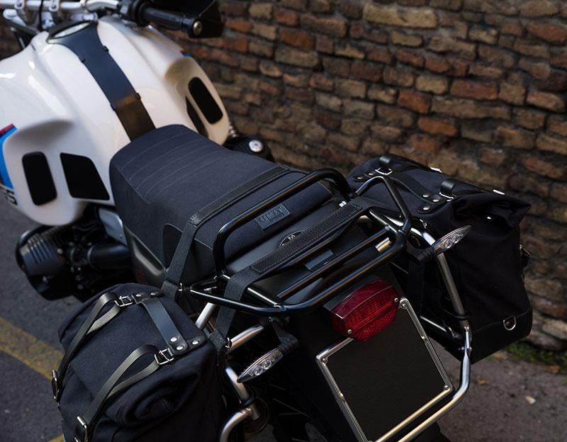 BMW R nineT 1200 Pure [2017-2023] - Zwei universelle Segeltuch-Satteltaschen