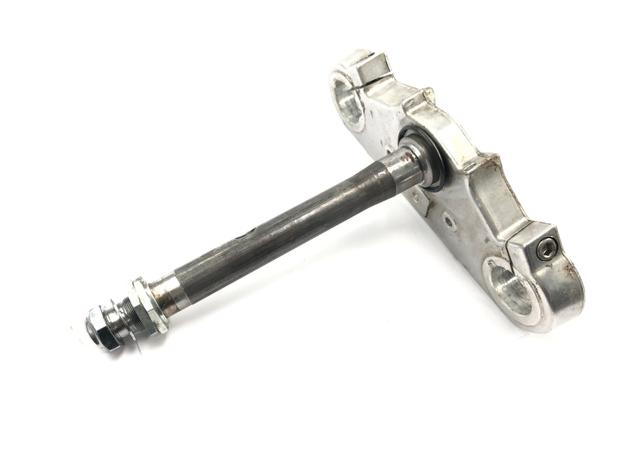 Triumph Speedmaster 900 [2003] - lower fork bridge steering head bridge