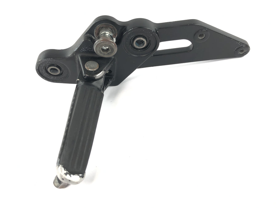Yamaha MT07 RM04 [2014] - Driver's footrest with bracket on the left footrest