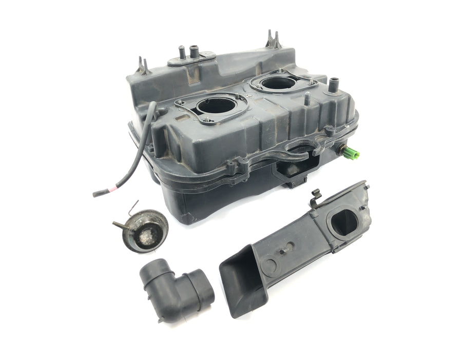 Honda GL 1500 Goldwing SC22 [1993] - Air filter box Air filter housing Intake box