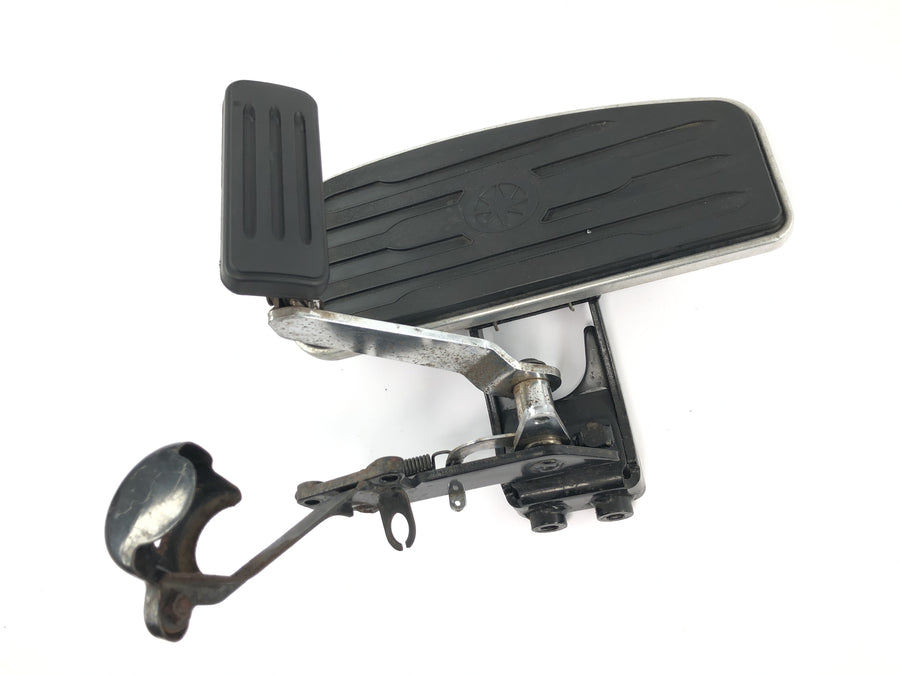 Yamaha XV 1600 Wild Star VP08 [2002] - Footboard driver footplate footrest front right with brake pedal