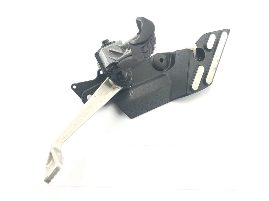 Triumph Daytona 1200 T300D [1994] - Driver's right footrest system with brake pedal