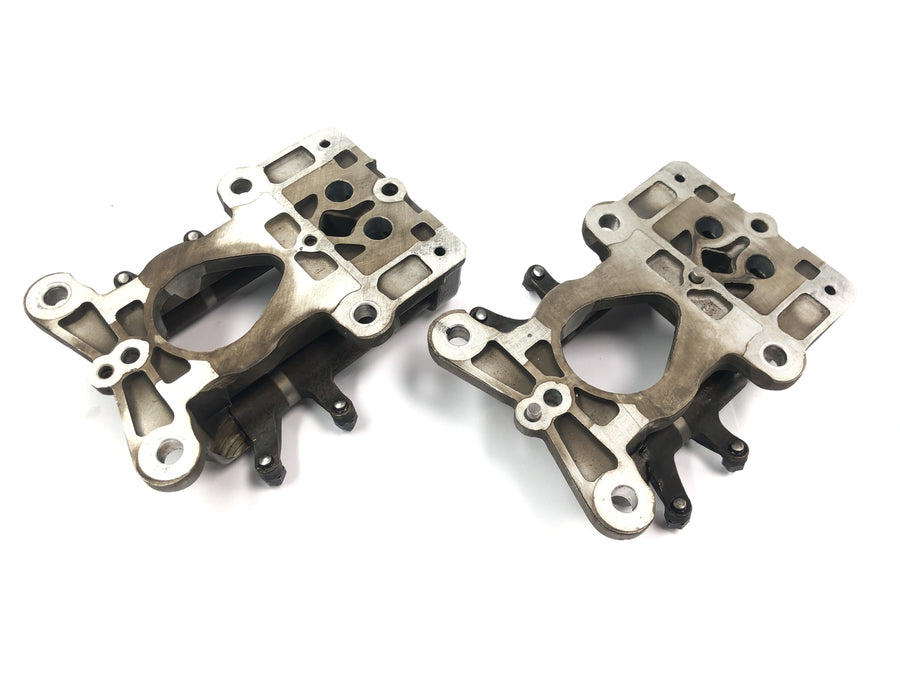 Moto Guzzi V10 Centauro [1998] - rocker arm bracket valve train pair