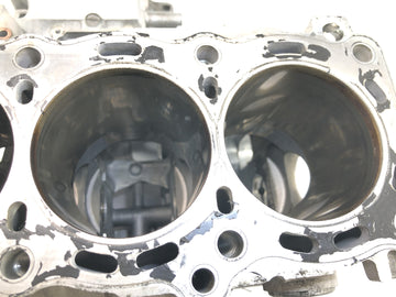 Suzuki GSX R 1000 WVB6 K6 [2006] - Engine block crankcase cylinder housing with piston - 0
