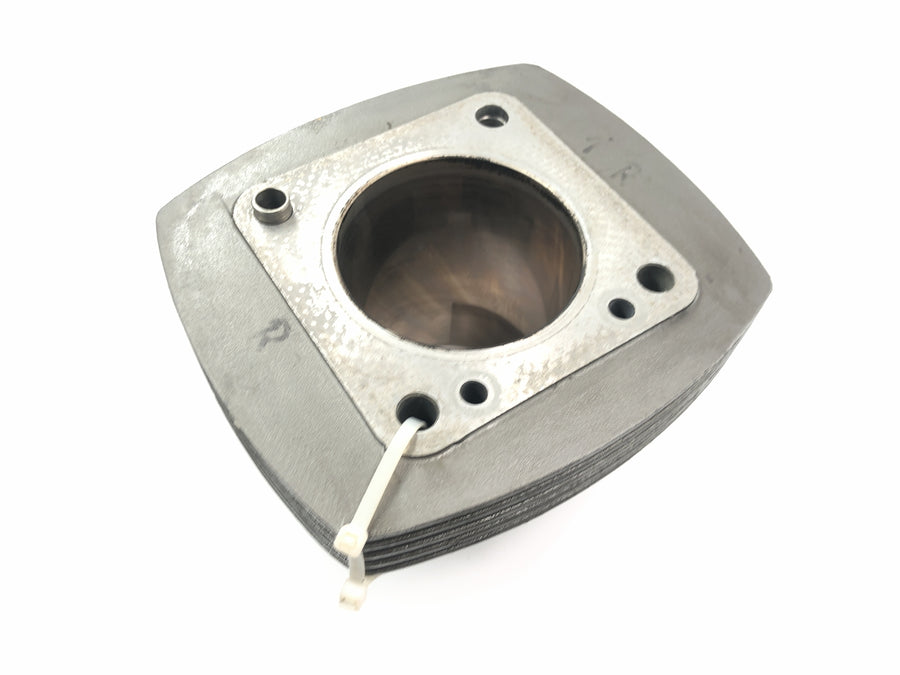 Moto Guzzi V10 Centauro [1998] - cylinder with piston on the right