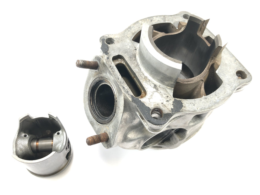 Yamaha DT 125 R DE03 [2000] - cylinder with piston