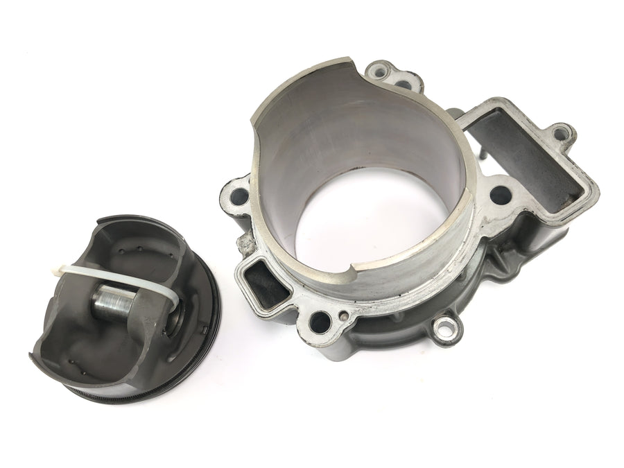 KTM 950 Adventure LC8 [2004] - cylinder with piston at the front