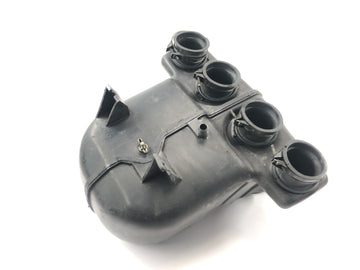 Suzuki GSX R 1100 GU74C [1987] - air filter box air filter housing air box airbox - 0
