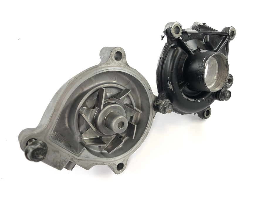 Kawasaki GPZ 1100 ZXT10E [1997] - water pump