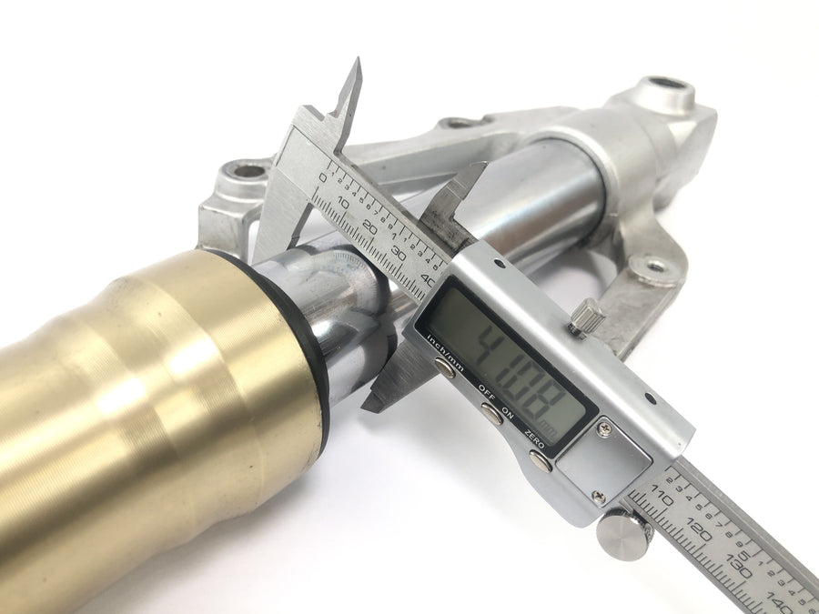 Yamaha YZF R1 RN01 [1998] - fork Upsizedown fork in front axle with axis