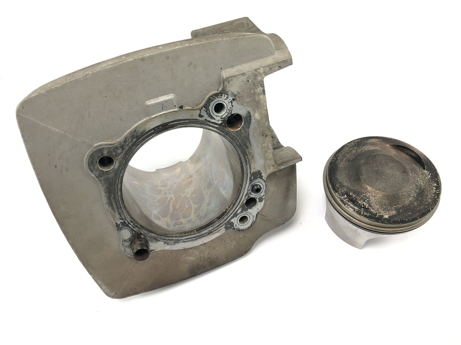 Ducati Multistrada 1000 DS [2003] - Cylinder with rear piston