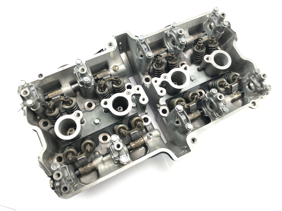 Suzuki GSX R 1100 GU74C [1987] - cylinder head valve train valve seat