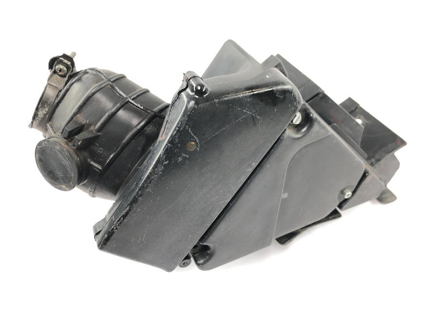 Yamaha DT 125 R DE03 [2000] - Air filter box Air filter housing Intake air box