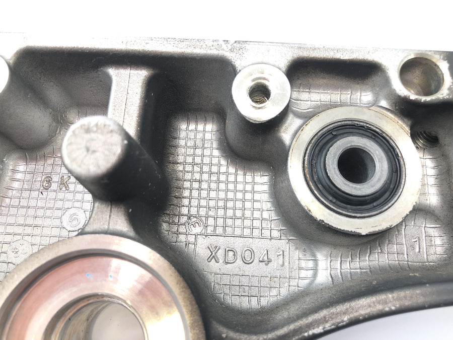 Suzuki VZ 1500 WVCU [2011] - fork bridge at the top