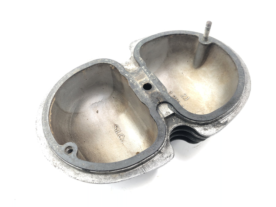 BMW R 75/5 [1973] - valve cover on the right