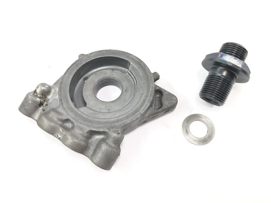 Honda XRV 750 Africa Twin RD04 [1992] - Oil filter mount oil filter flange
