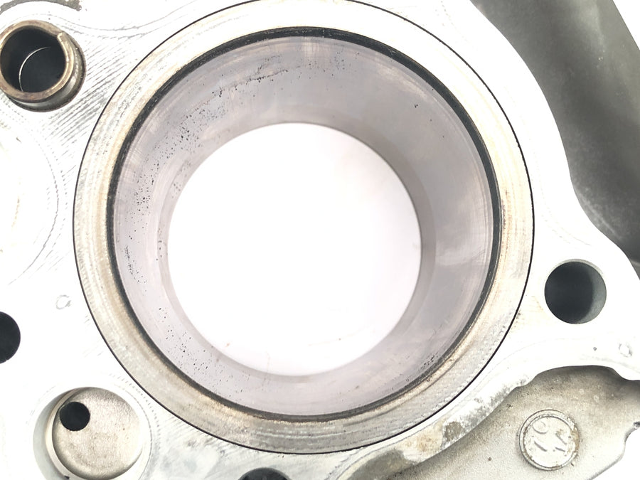 Yamaha XVS 650 4VR [1997] - Cylinder with piston at the front