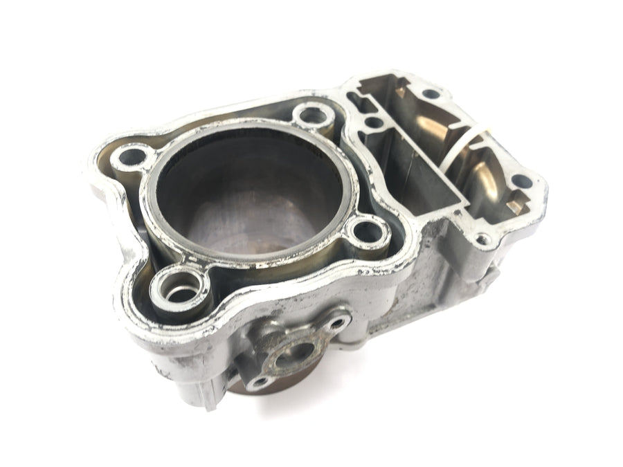 Honda XRV 750 Africa Twin RD04 [1992] - cylinder with piston at the front