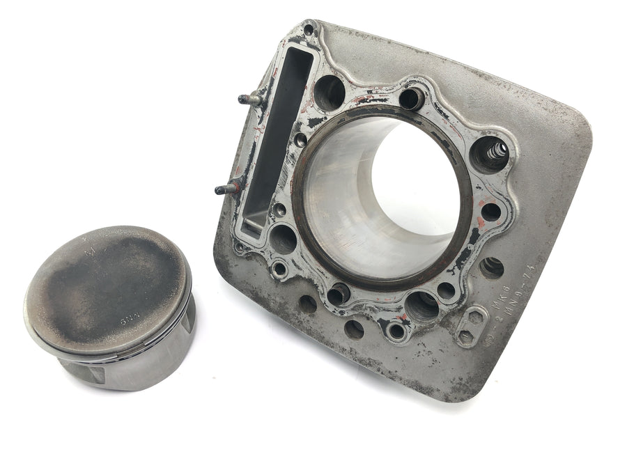 Honda NX 650 Dominator RD02 [1994] - Cylinder with piston