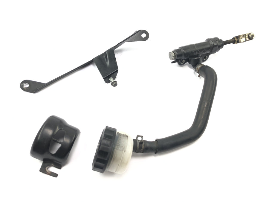Triumph Speedmaster 900 [2003] - Rear brake pump Rear brake pump with holder
