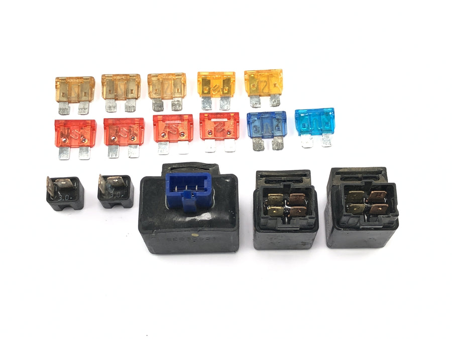 KTM 950 Adventure LC8 [2004] - Relays and fuses mixed lot of electronics