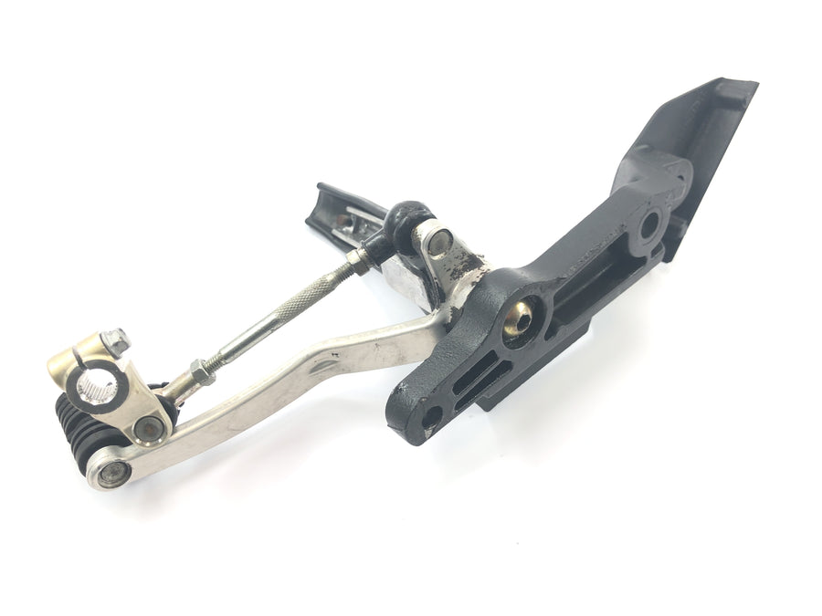 Triumph Daytona 1200 T300D [1994] - Driver's left footrest system with shift pedal and shift linkage