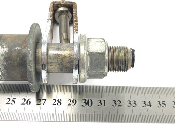 Triumph Speedmaster 900 [2003] - Rear wheel axle Wheel axle with rear axle tensioning device - 0
