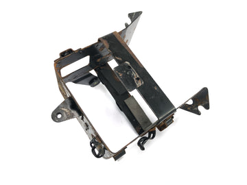 Suzuki GSX R 1100 GU74C [1987] - Battery box battery carrier