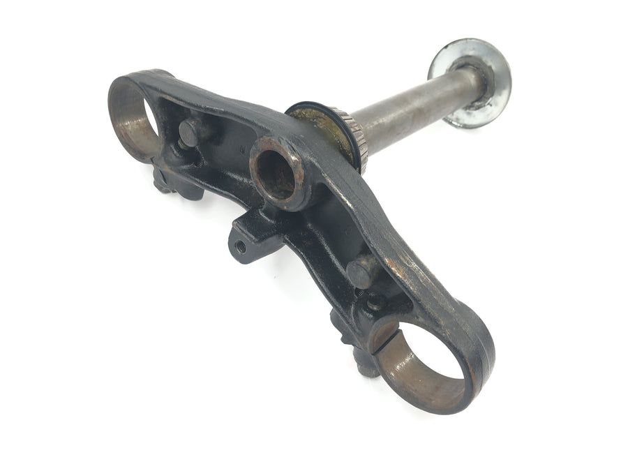 Honda CBR 900 RR SC28 [1995] - Lower fork bridge, steering head bridge