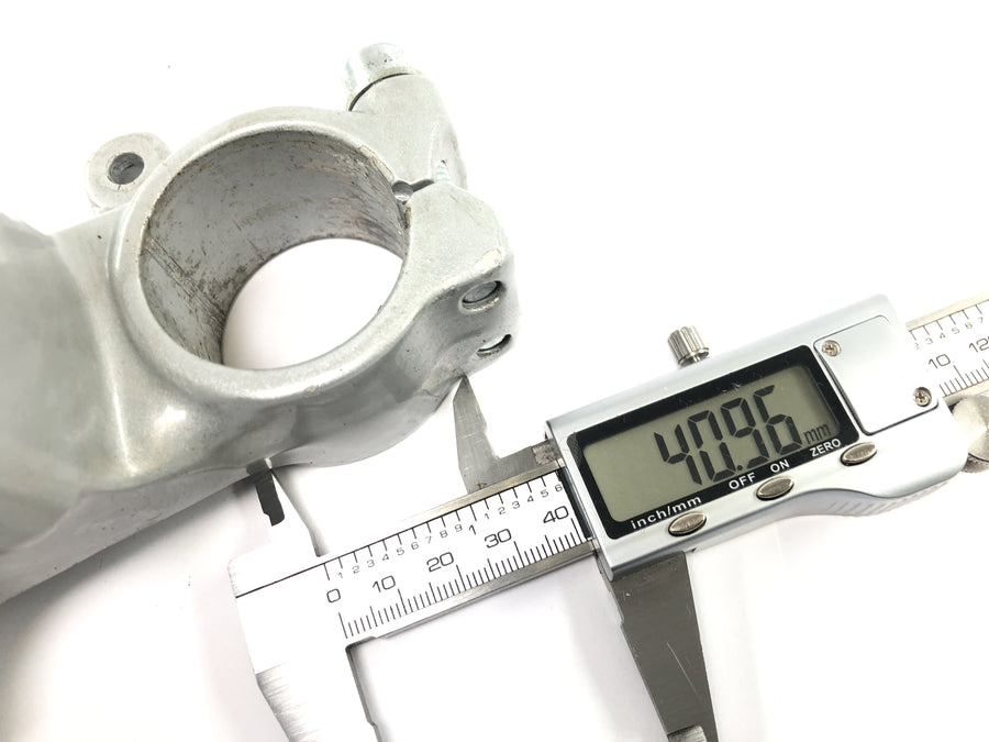 Yamaha DT 125 R DE03 [2000] - Upper fork bridge handlebar mount fork clamp