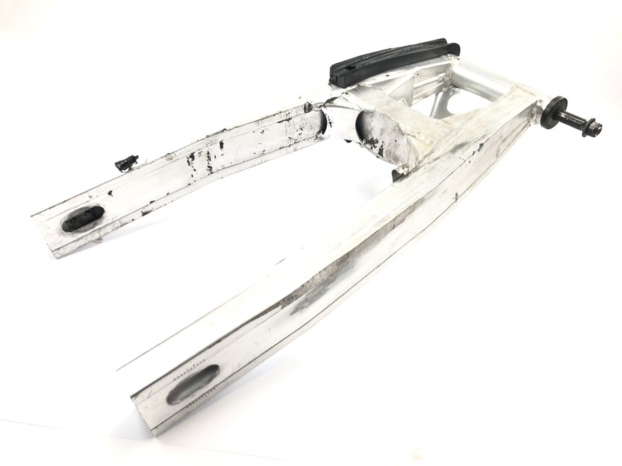 Suzuki GSX R 1100 GU74C [1987] - Swing arm rear wheel swing arm