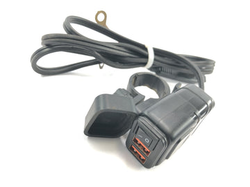 Yamaha XV 1600 Wild Star VP08 [2002] - USB charging socket double USB socket