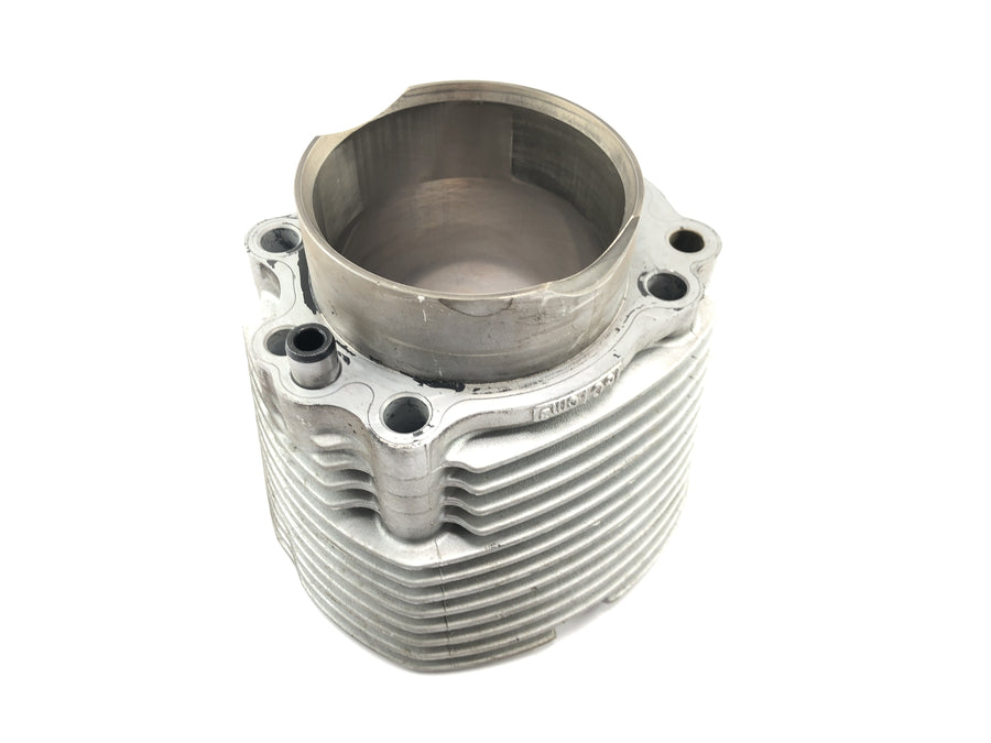 Yamaha XV 1600 Wild Star VP08 [2002] - cylinder with piston at the front
