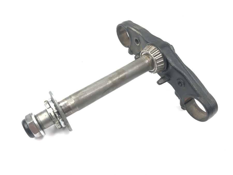 Honda CBR 900 RR SC28 [1995] - Lower fork bridge, steering head bridge