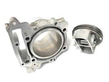 Aprilia RSV 1000 RP Mille [2001] - cylinder with piston at the front - 0