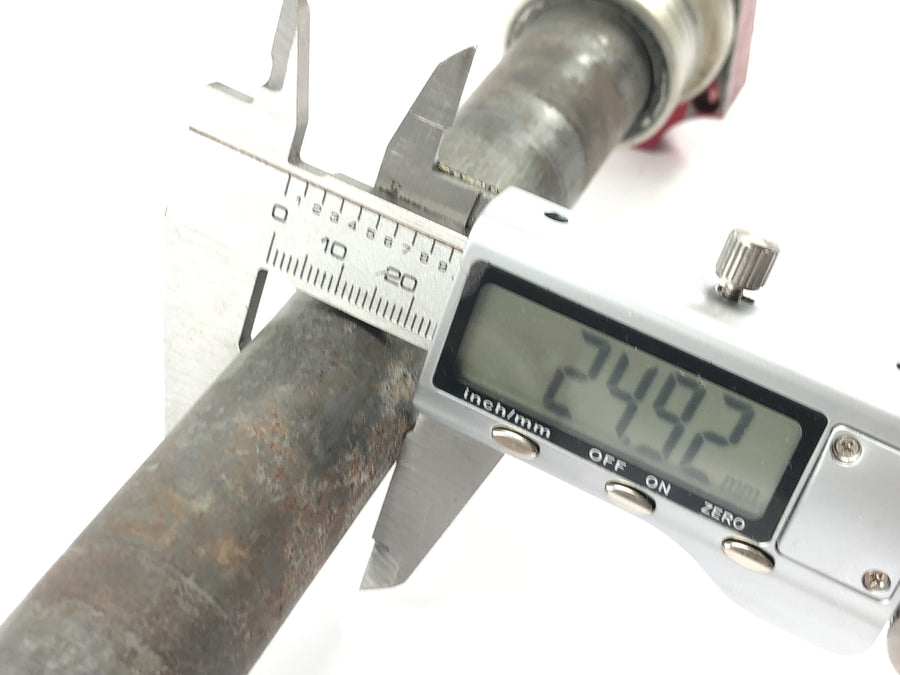 Honda CRF 450 R [2007] - Rear wheel axle axle wheel axle