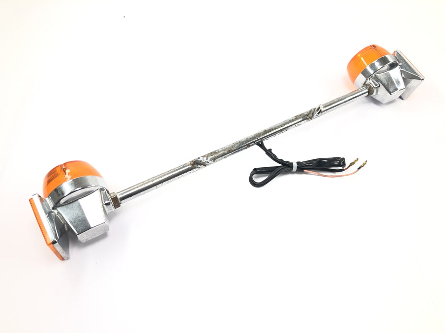 Moto Guzzi V65 Custom [1985] - Indicator indicator unit at the front with bracket