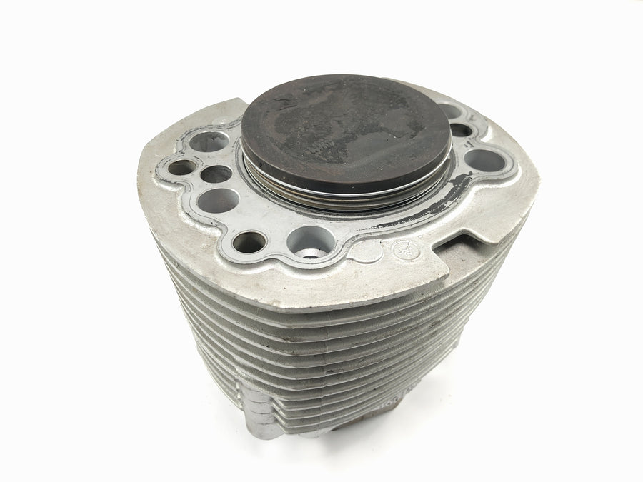 Yamaha XV 1600 Wild Star VP08 [2002] - Cylinder with rear piston