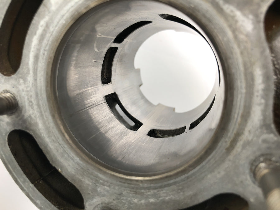 Yamaha DT 125 R DE03 [2000] - cylinder with piston